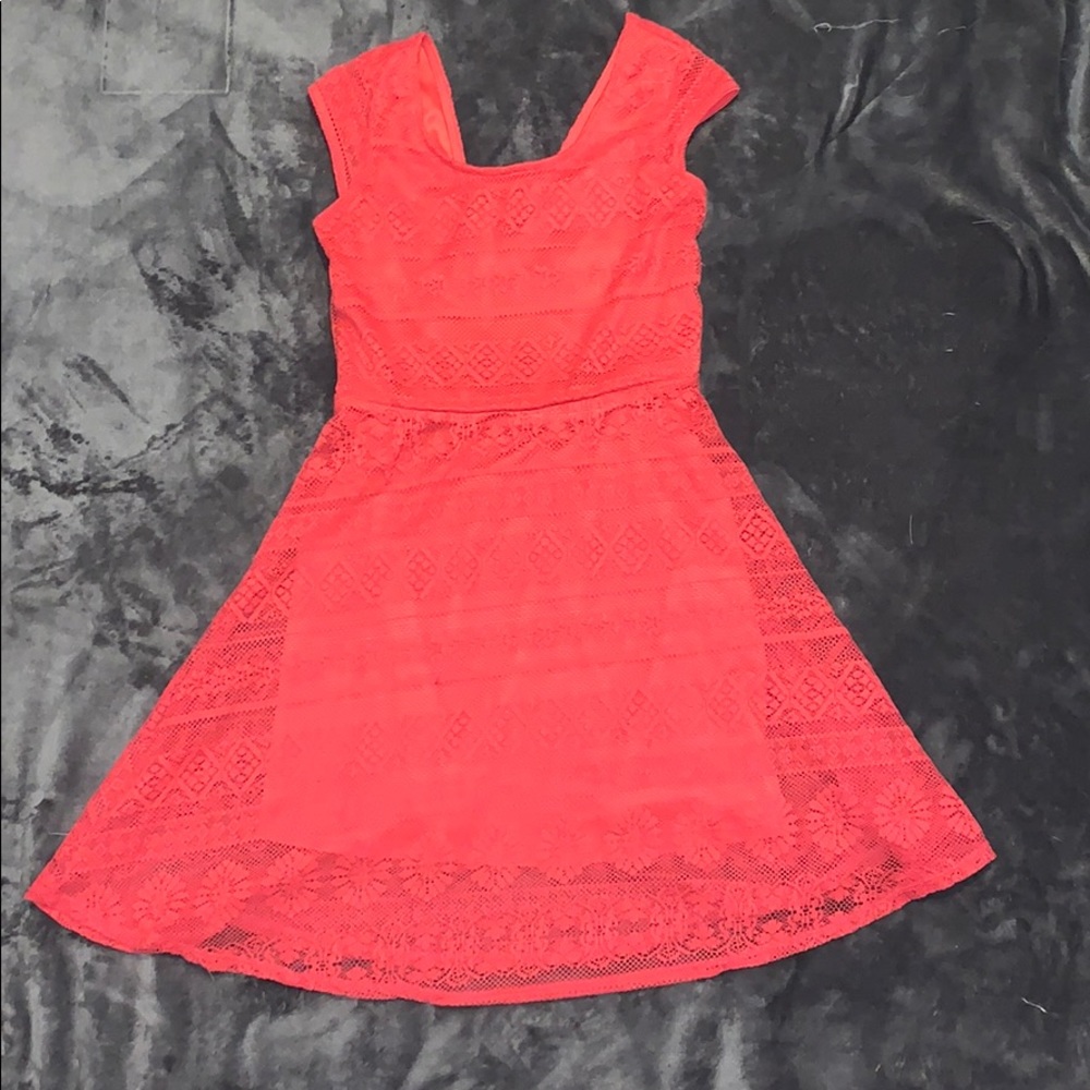 Backless pink lace detail dress